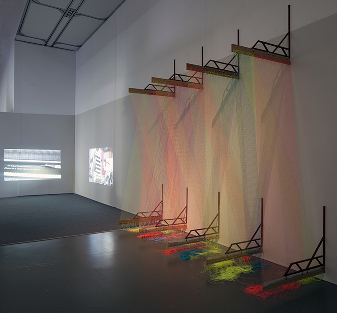 3.권용주, 연경, 2014, 3채널 비디오와 설치, 컬러, 사운드, 24분 23초_16