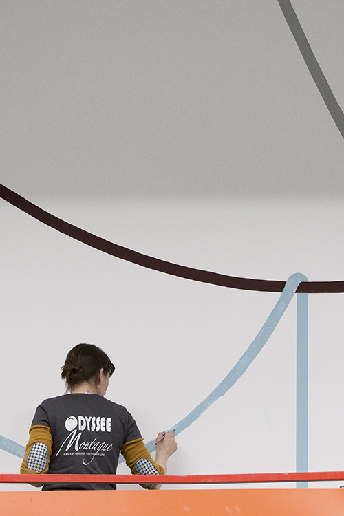 에밀리 사트르, 느슨한, 2018, 벽에 페인트  이미지입니다